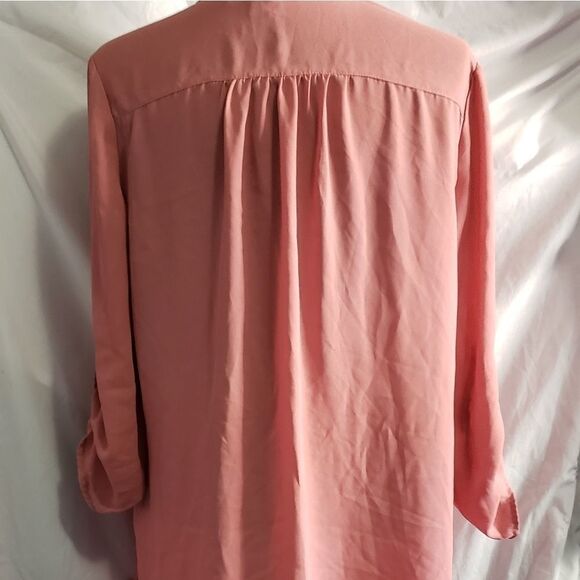 5/$25 By Design Blouse Size Medium - Picture 2 of 4